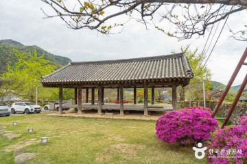 군위 아미타여래삼존 석굴 여행 추천 - 메고지고