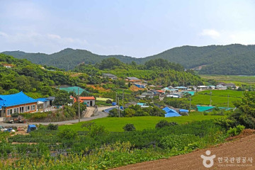 삼문산 여행 추천 - 메고지고