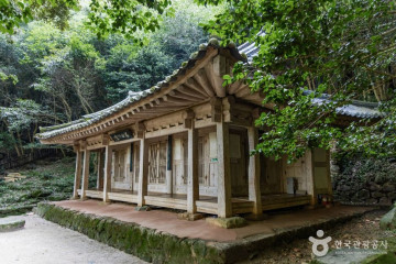 백련사(강진) 여행 추천 - 메고지고
