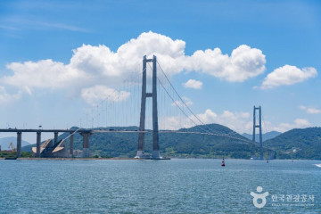 포스코광양백운아트홀 여행 추천 - 메고지고
