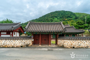 포스코광양백운아트홀 여행 추천 - 메고지고