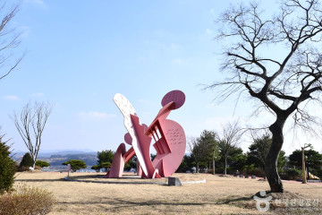 황금박쥐특별전시관 여행 추천 - 메고지고