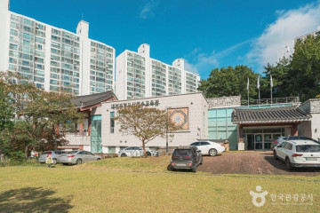 이시직공정려각 여행 추천 - 메고지고