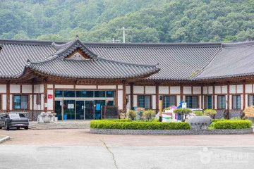 원풍리 마애불병좌상 여행 추천 - 메고지고