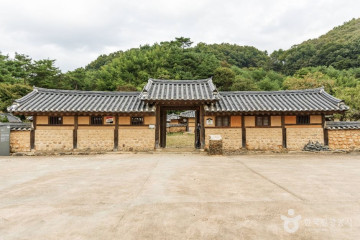 개심사(괴산) 여행 추천 - 메고지고