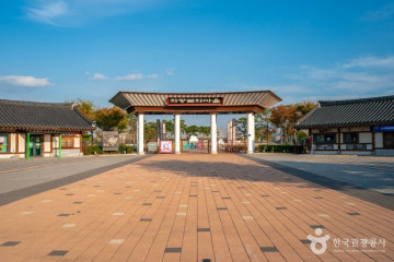영천 신월리 삼층석탑 여행 추천 - 메고지고