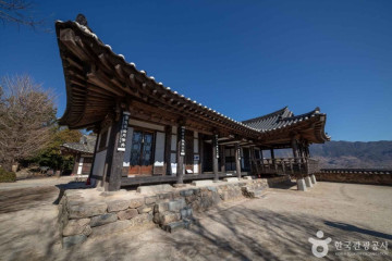 박경리문학관 여행 추천 - 메고지고