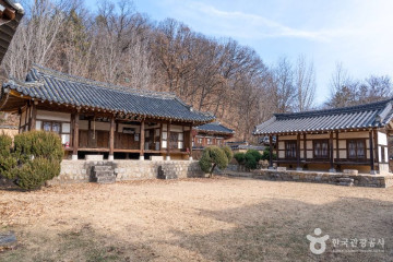 국립경국대학교 박물관 여행 추천 - 메고지고