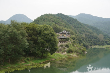 내를 건너서 숲으로 오토캠핑장 여행 추천 - 메고지고