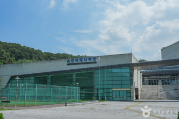 송암미술관 여행 추천 - 메고지고