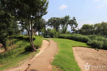 대청호 마산동 쉼터 여행 추천 - 메고지고
