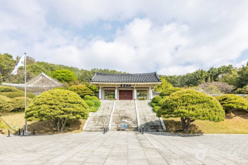 충렬탑(부산) 여행 추천 - 메고지고