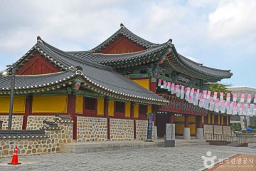 강릉 임영관 삼문 여행 추천 - 메고지고