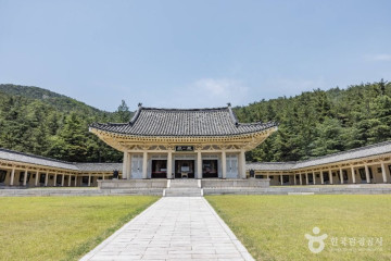 경주 남산동 동·서 삼층석탑 여행 추천 - 메고지고