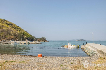 천성항 방파제등대 여행 추천 - 메고지고