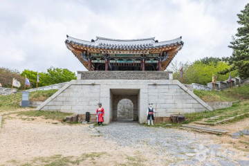 동래문화회관 여행 추천 - 메고지고