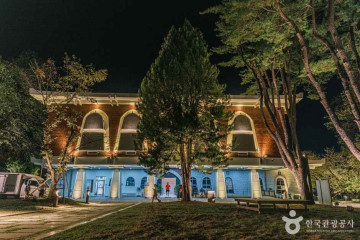 공주 중동성당 여행 추천 - 메고지고