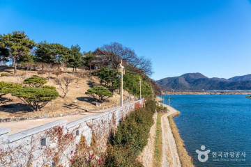 밀양읍성 여행 추천 - 메고지고