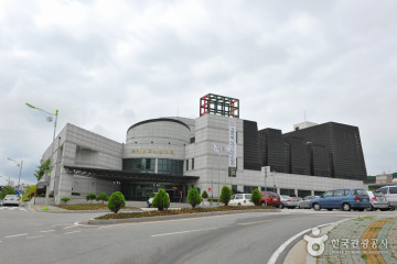 가평학도의용대 참전비 여행 추천 - 메고지고