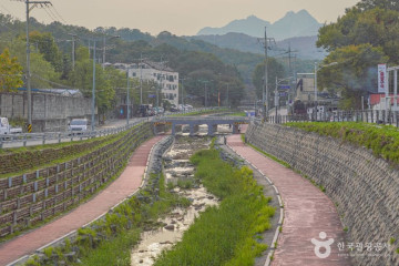 도봉서원(서울) 여행 추천 - 메고지고
