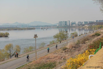 한강시민공원삼패지구물놀이장 여행 추천 - 메고지고