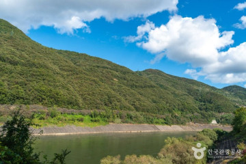 충주호 종댕이길 출렁다리 여행 추천 - 메고지고