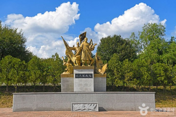 트리하우스계곡야영장 여행 추천 - 메고지고