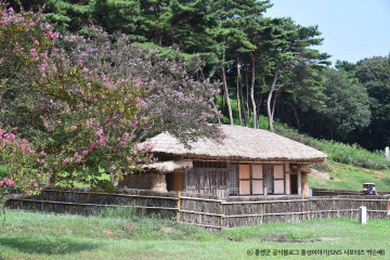 김좌진 장군 생가지 여행 추천 - 메고지고