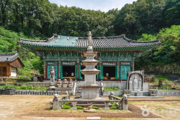 영천 신월리 삼층석탑 여행 추천 - 메고지고