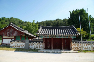 철원충렬사지 여행 추천 - 메고지고