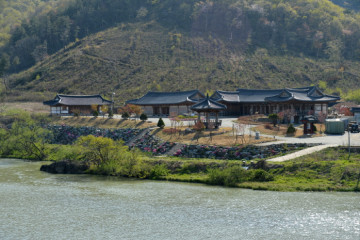 추령천 여행 추천 - 메고지고