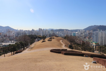 동래문화회관 여행 추천 - 메고지고