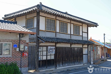 강경 중앙초등학교 강당 여행 추천 - 메고지고
