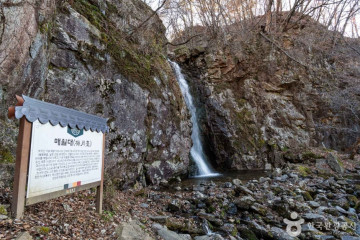 대성산지구 전적비 여행 추천 - 메고지고