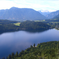 Photo: Katharsia / Wikimedia Commons / CC BY-SA 3.0 AT / https://commons.wikimedia.org/wiki/File:Altausseer_See.jpg / Usage: Commercial reuse allowed subject to the stated license and attribution conditions