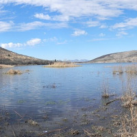 Fredlyfish4 · Wikimedia Commons · CC BY-SA 4.0 / https://commons.wikimedia.org/wiki/File:Patagonia_Lake_2011-02-22.JPG / Usage: 저작자 및 라이선스·원본 링크 표시, 크롭/보정 표기, 편집본 동일조건 공유 필요