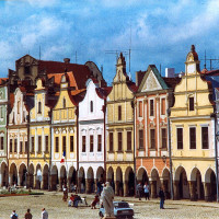 Txllxt TxllxT · Wikimedia Commons · CC BY-SA 4.0 / https://commons.wikimedia.org/wiki/File:Tel%C4%8D_-_N%C3%A1m%C4%9Bst%C3%AD_Zachari%C3%A1%C5%A1e_z_Hradce.jpg / Rights: 개별 Wikimedia Commons 파일 페이지의 사진 저작권 라이선스 / Usage: 상업적 재사용 허용(저작자/라이선스/원본링크 표기 의무). 편집·변형 배포시 BY-SA 동일조건 준수.