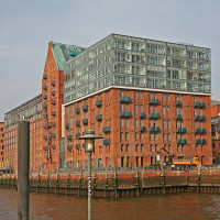 W. Bulach · Wikimedia Commons · CC BY-SA 4.0 / https://commons.wikimedia.org/wiki/File:00_2890_Hamburg_-_Speicherstadt.jpg / Rights: Wikimedia Commons 개별 파일 저작자·라이선스 확인 (2026-10-14) / Usage: 상업적 재사용 가능. 사진 저작자, 원본 페이지, 라이선스 링크를 표시하고 수정사항이 있으면 밝혀야 함. CC BY-SA 동일조건변경허락의 2차적 저작물 배포 조건 준수.