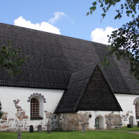 Htm · Wikimedia Commons · CC BY-SA 3.0 / https://commons.wikimedia.org/wiki/File:Isokyr%C3%B6_old_church_01.JPG / Rights: https://commons.wikimedia.org/wiki/File:Isokyr%C3%B6_old_church_01.JPG / Usage: CC BY-SA 3.0: 상업적 사용 가능. 원저작자·원본 페이지·라이선스 링크·수정 여부 표시. 수정본의 동일조건변경허락(ShareAlike) 준수.