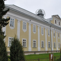 Patrik Kunec · Wikimedia Commons · CC BY-SA 3.0 / https://commons.wikimedia.org/wiki/File:Liptovsk%C3%BD_Mikul%C3%A1%C5%A1_-_Jezuitsk%C3%BD_kl%C3%A1%C5%A1tor_-_Slovensk%C3%A9_m%C3%BAzeum_ochrany_pr%C3%ADrody_a_jaskyniarstva.JPG / Rights: https://commons.wikimedia.org/wiki/File:Liptovsk%C3%BD_Mikul%C3%A1%C5%A1_-_Jezuitsk%C3%BD_kl%C3%A1%C5%A1tor_-_Slovensk%C3%A9_m%C3%BAzeum_ochrany_pr%C3%ADrody_a_jaskyniarstva.JPG / Usage: 상업적 재사용 가능. 원작자·원본 링크·라이선스 및 편집 시 변경 사실 표기 필수. 수정·가공한 사진을 배포할 경우 동일 또는 호환 라이선스 조건 준수.
