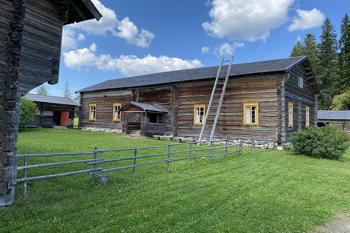 피엔매키 전통농가 야외박물관 (Pienmäki Farm Buildings Museum)