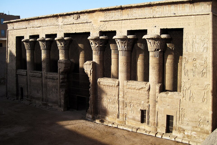 에스나 크눔 신전 (Temple of Khnum at Esna)