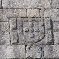Joseolgon · CC BY-SA 3.0 · Wikimedia Commons / https://commons.wikimedia.org/wiki/File:Castelo_de_Lanhoso_(2).JPG / Usage: Commons 개별 사진페이지에서 저작자·라이선스를 확인함. CC BY/CC BY-SA 상업적 재사용시 저작자·원본 URL·라이선스 링크·변경내용을 표기하고 BY-SA 개작시 동일조건공유 준수. 사진 저장 HTTP 결과 미검증.
