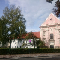 Ajznponar · Wikimedia Commons · CC BY-SA 4.0 / https://commons.wikimedia.org/wiki/File:Ptuj,_Dominican_monastery_01.jpg / Rights: https://commons.wikimedia.org/wiki/File:Ptuj,_Dominican_monastery_01.jpg / Usage: Wikimedia Commons 개별 파일 페이지의 저작자·CC BY-SA 4.0 표기 확인. 사진 저작권 조건에 따른 상업적 재사용 허용. 저작자·출처·라이선스 링크와 수정·리사이즈 사실 기재; CC BY-SA는 동일조건변경허락 의무. 사진 속 시설·기념물·문화재·미술품 등의 별도 권리는 공개 라이선스에 포함된다고 간주하지 않음.