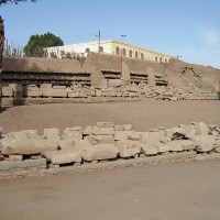 Olaf Tausch · CC BY 3.0 · Wikimedia Commons / https://commons.wikimedia.org/wiki/File:El-Tod_02.JPG / Usage: 개별 Commons 파일 페이지에서 저작자·라이선스를 확인. 저작자·원본·변경 여부와 라이선스 링크 표시, BY-SA 변형물 동일조건공유. 원본 HTTP/MIME 테스트 미실시.