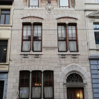 Bernard Lee · Wikimedia Commons · CC0 1.0 / https://commons.wikimedia.org/wiki/File:Autrique_House_(1).jpg / Usage: Commons 개별 파일 페이지에서 저작자·라이선스·장소 설명 확인. 공개 저작권 정보·추가 권리 확인.  건축·전시물·촬영 대상의 별도 권리, 실제 서버 바이너리 검증은 별도.