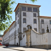 Lídia Maria Faria · CC BY-SA 4.0 · Wikimedia Commons / https://commons.wikimedia.org/wiki/File:Mosteiro_de_Arouca_1.jpg / Usage: Commons 개별 파일 페이지의 장소·저작자·CC 라이선스를 대조한 사진. 출처·저작자·라이선스 링크와 편집 여부 표기 필요. CC BY-SA 사진의 개작물에는 동일조건 공유 의무 적용. 실제 원본 다운로드·서버 저장은 미실행.