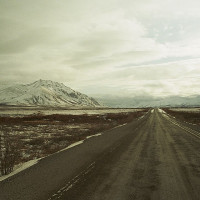 Martin Lopatka / Wikimedia Commons / CC BY-SA 2.0 / https://commons.wikimedia.org/wiki/File:The_Dempster_Highway.jpg / Rights: https://commons.wikimedia.org/wiki/File:The_Dempster_Highway.jpg / Usage: 원본 파일의 개별 출처·저작자·라이선스 표시 필수. 변형 시 변경 사실 표시; CC BY-SA 파생물 동일조건 검토. 다른 권리(인물·미술품 등)는 별도 확인. 실제 원본 HTTP·다운로드는 미실시.