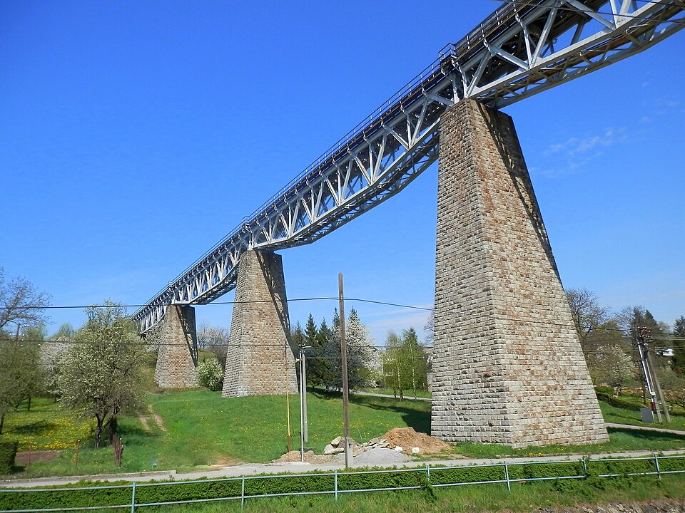 하누쇼우체 철도 고가교 (Hanušovský Viaduct · Hanušovský viadukt) 여행 추천 - 로드트립